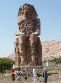 A Memnoni Kolosszusok egyike