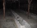 Ez volt Birkenauban a 180 fs WC barakk...:-((